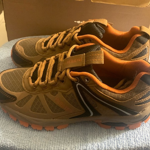 - New Pacific Trail- Taupe/Burnt Orange - Picture 3 of 5